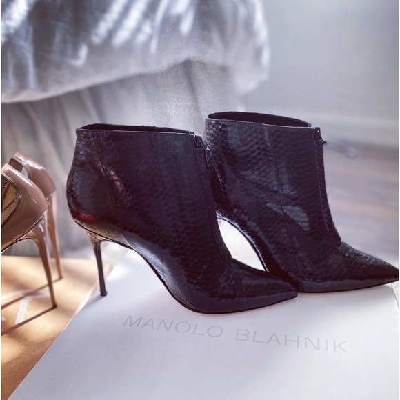 , Manolo booties - Picture 1 of 7